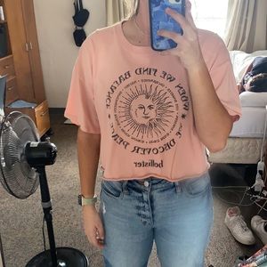 Cute hollister cropped tee, size large!